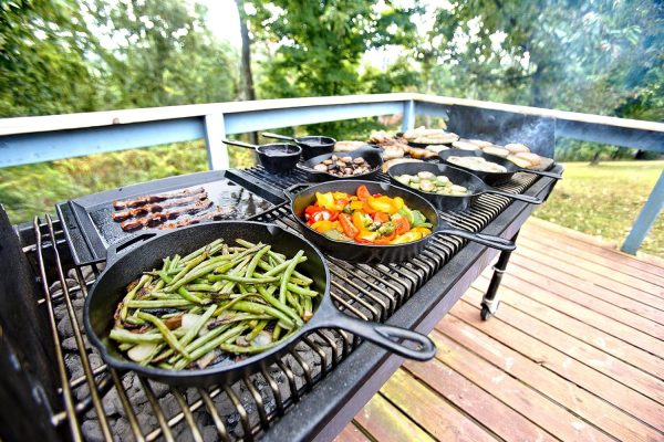 Lodge L9OG3 Cast Iron Round Griddle, Pre-Seasoned, 10.5-inch - Image 4